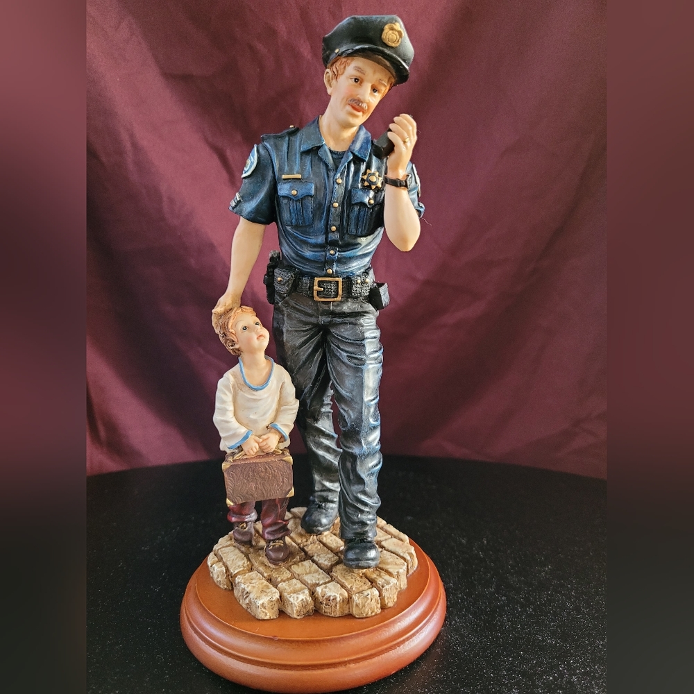 Vanmark Blue Hats of Bravery a safe return Police with lost boy figurine